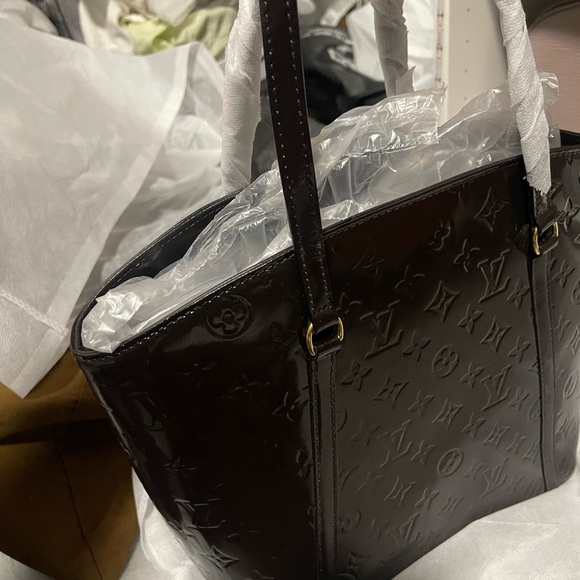 Louis Vuitton Vernis Patent Monogram - Picture 3 of 9